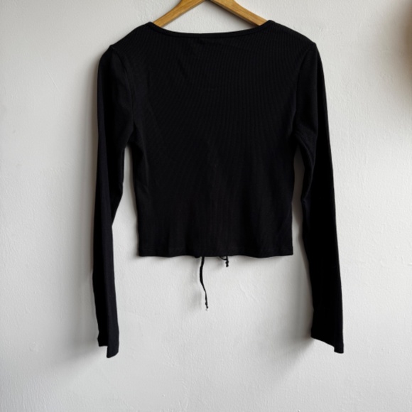 Long Sleeve Lace Up Top - Large - Picture 5 of 6